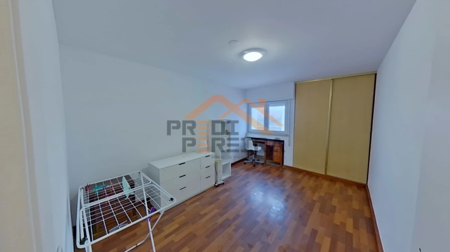 Apartamento T3 para Venda em Santo António dos Cavaleiros e Frielas Foto 13