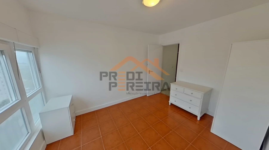 Apartamento T3 para Venda em Santo António dos Cavaleiros e Frielas Foto 10