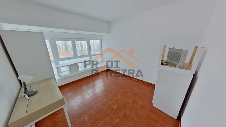 Apartamento T3 para Venda em Santo António dos Cavaleiros e Frielas Foto 12