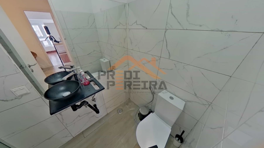 Apartamento T3 para Venda em Santo António dos Cavaleiros e Frielas Foto 8