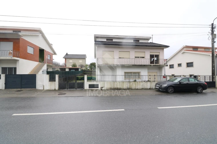 Moradia T3 para Arrendamento em Povoa de Lanhoso (N. Senhora do Amparo)