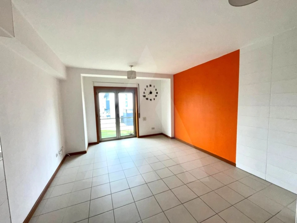 Apartamento T1 para Arrendamento em Aradas Foto 3