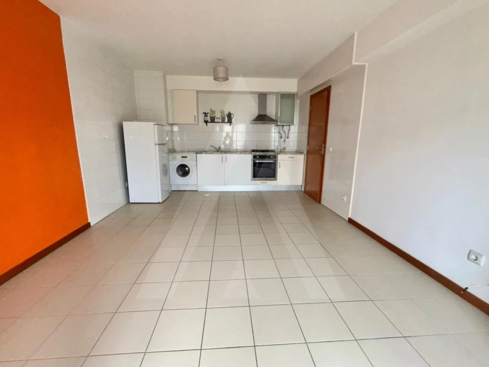 Apartamento T1 para Arrendamento em Aradas Foto 7