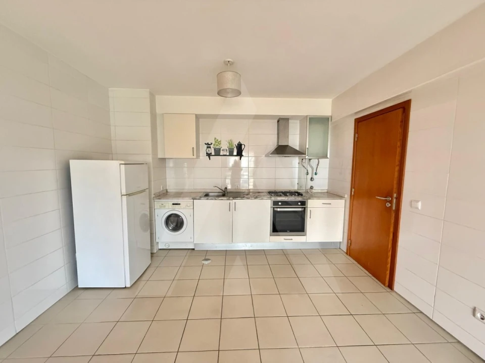 Apartamento T1 para Arrendamento em Aradas Foto 9