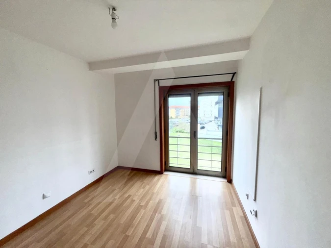 Apartamento T1 para Arrendamento em Aradas Foto 13