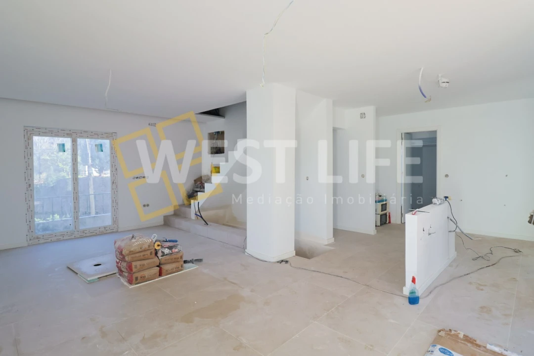 Moradia T4 para Venda em Santa Maria, São Pedro e Matacães Foto 2