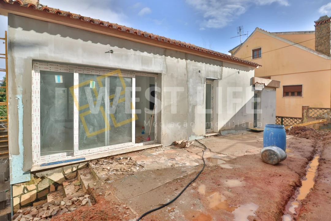 Moradia T4 para Venda em Santa Maria, São Pedro e Matacães Foto 4