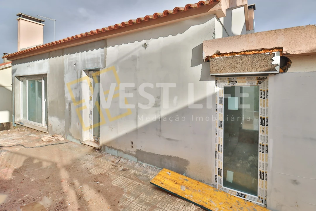 Moradia T4 para Venda em Santa Maria, São Pedro e Matacães Foto 5