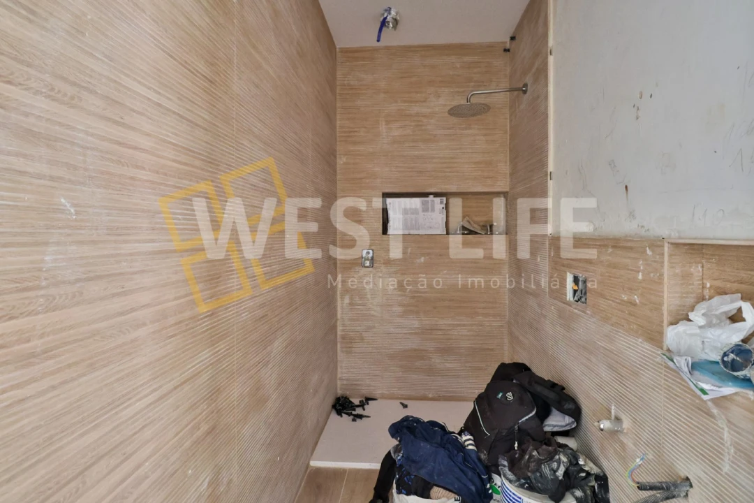 Moradia T4 para Venda em Santa Maria, São Pedro e Matacães Foto 10