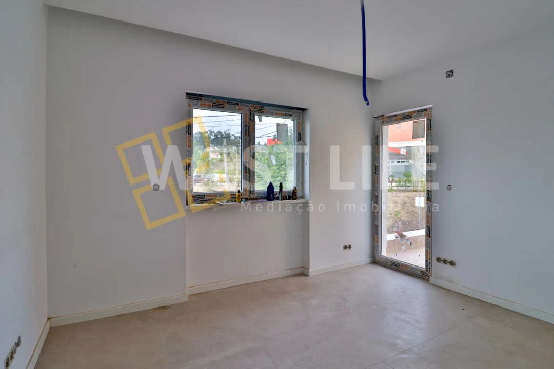 Moradia T4 para Venda em Santa Maria, São Pedro e Matacães Foto 11