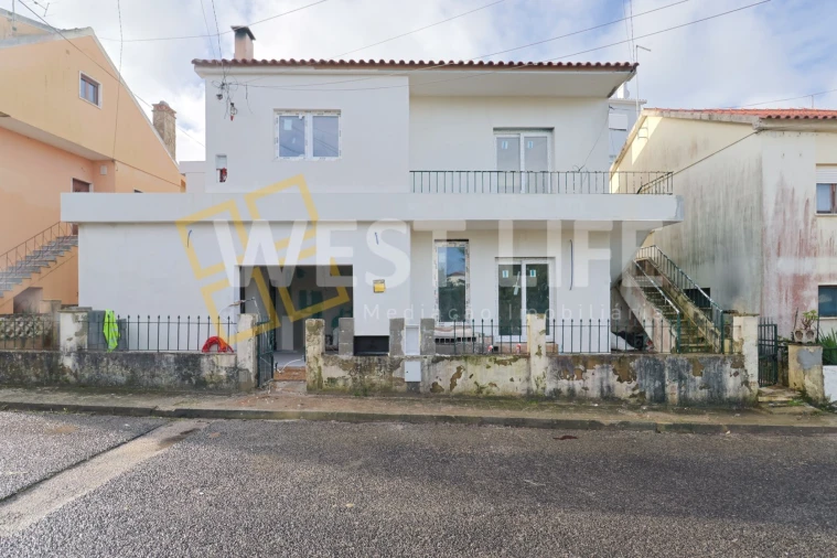 Moradia T4 para Venda em Santa Maria, São Pedro e Matacães Foto 1