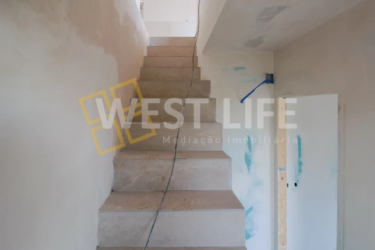 Moradia T4 para Venda em Santa Maria, São Pedro e Matacães Foto 15