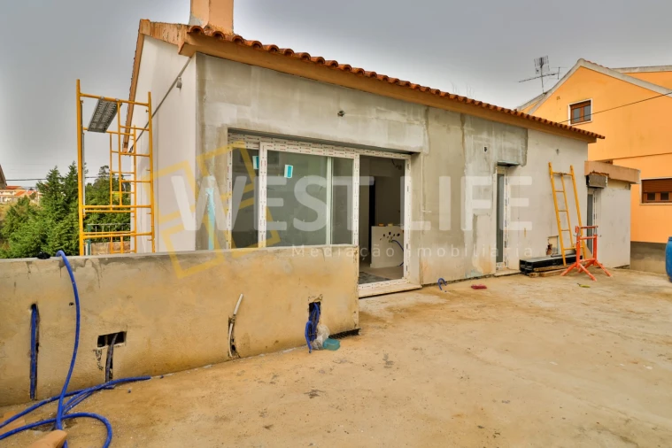 Moradia T4 para Venda em Santa Maria, São Pedro e Matacães Foto 6