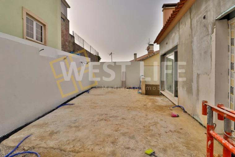 Moradia T4 para Venda em Santa Maria, São Pedro e Matacães Foto 7