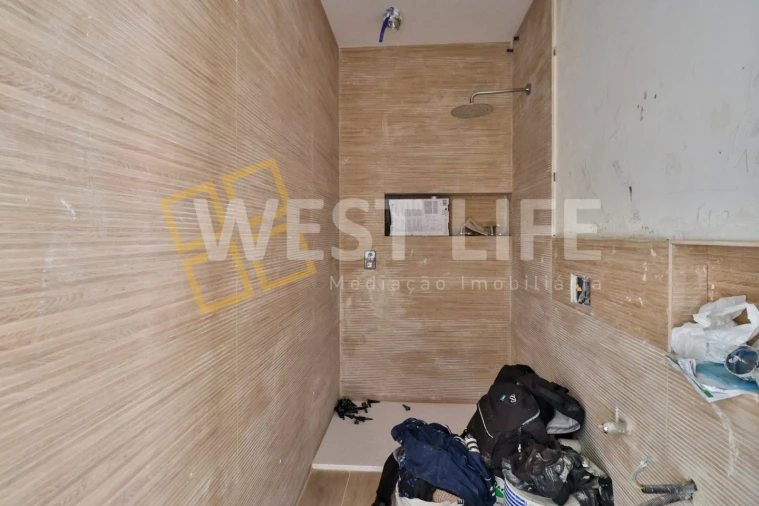 Moradia T4 para Venda em Santa Maria, São Pedro e Matacães Foto 10