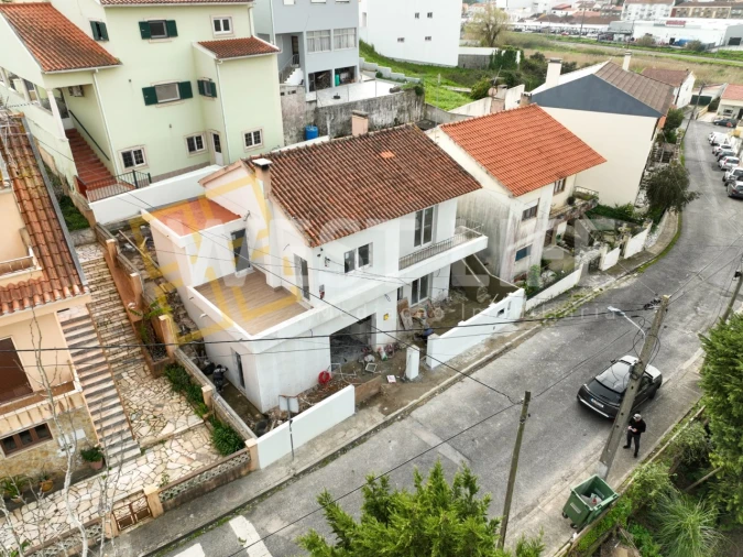 Moradia T4 para Venda em Santa Maria, São Pedro e Matacães Foto 23