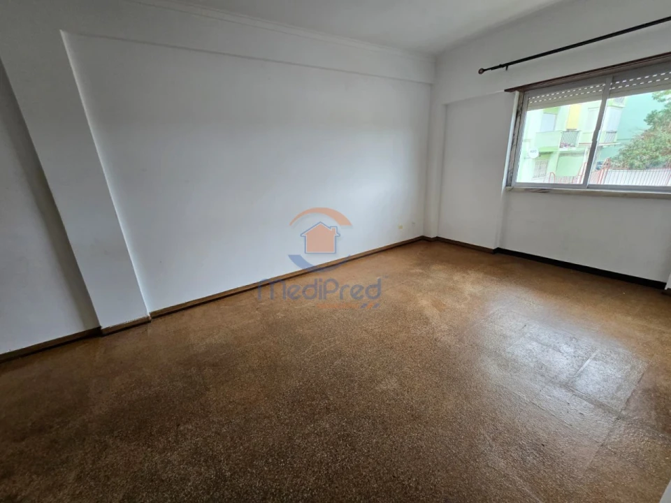 Apartamento T3 para Venda em Odivelas Foto 3