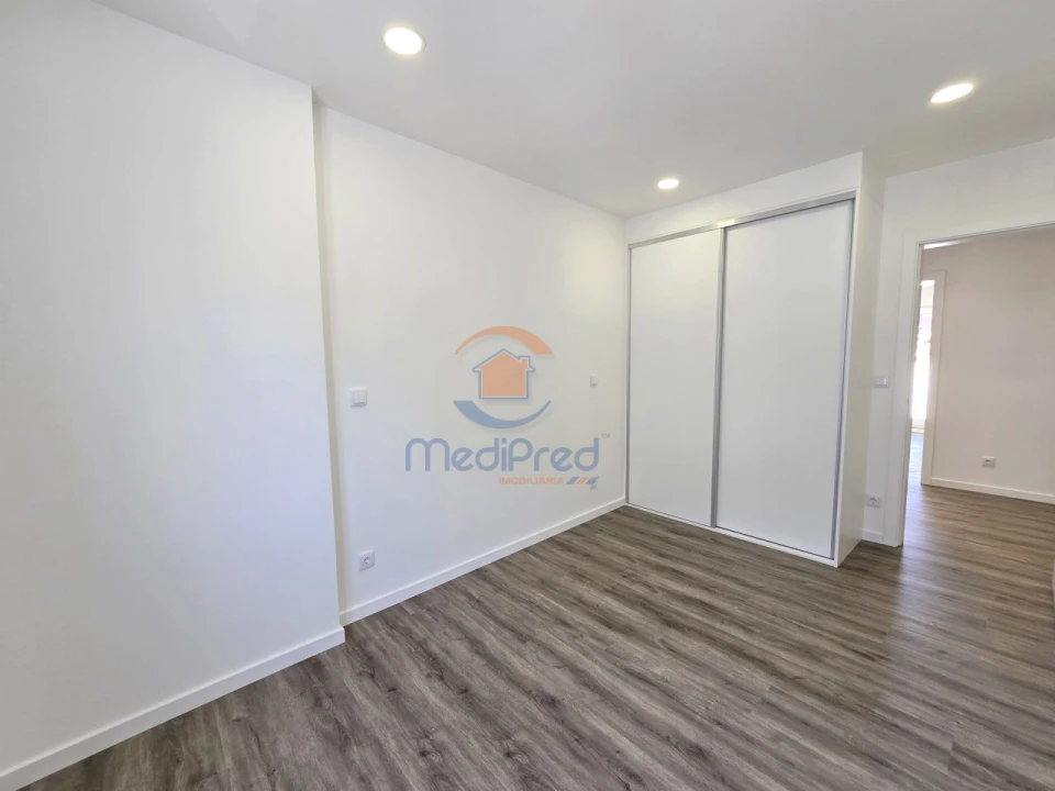 Apartamento T2 para Venda em Odivelas Foto 8