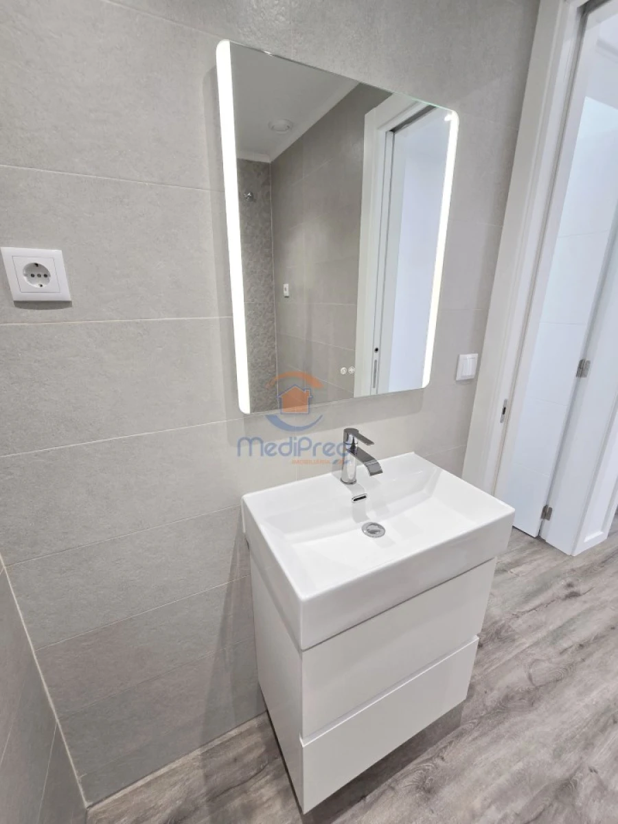 Apartamento T2 para Venda em Odivelas Foto 10