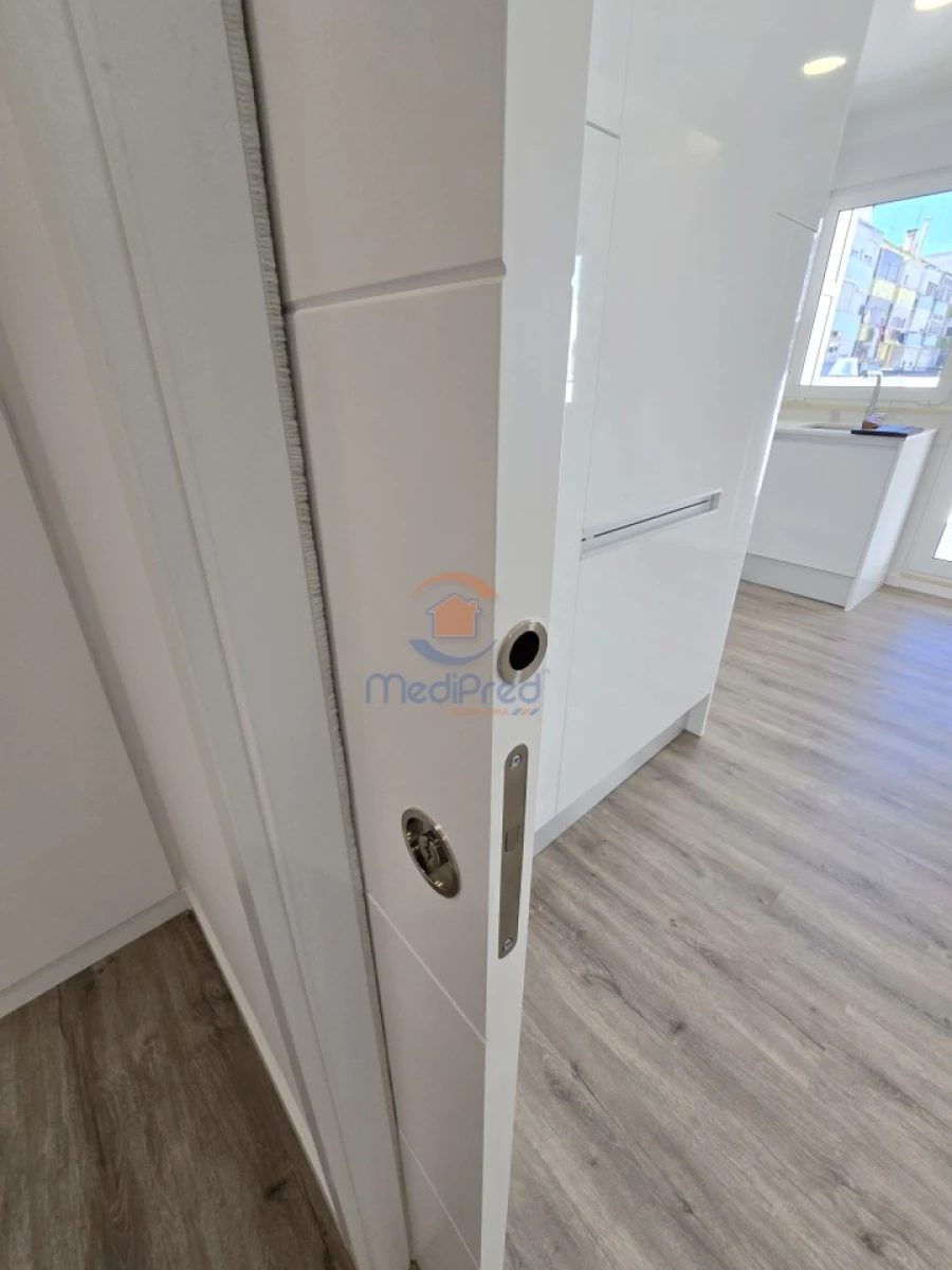 Apartamento T2 para Venda em Odivelas Foto 13