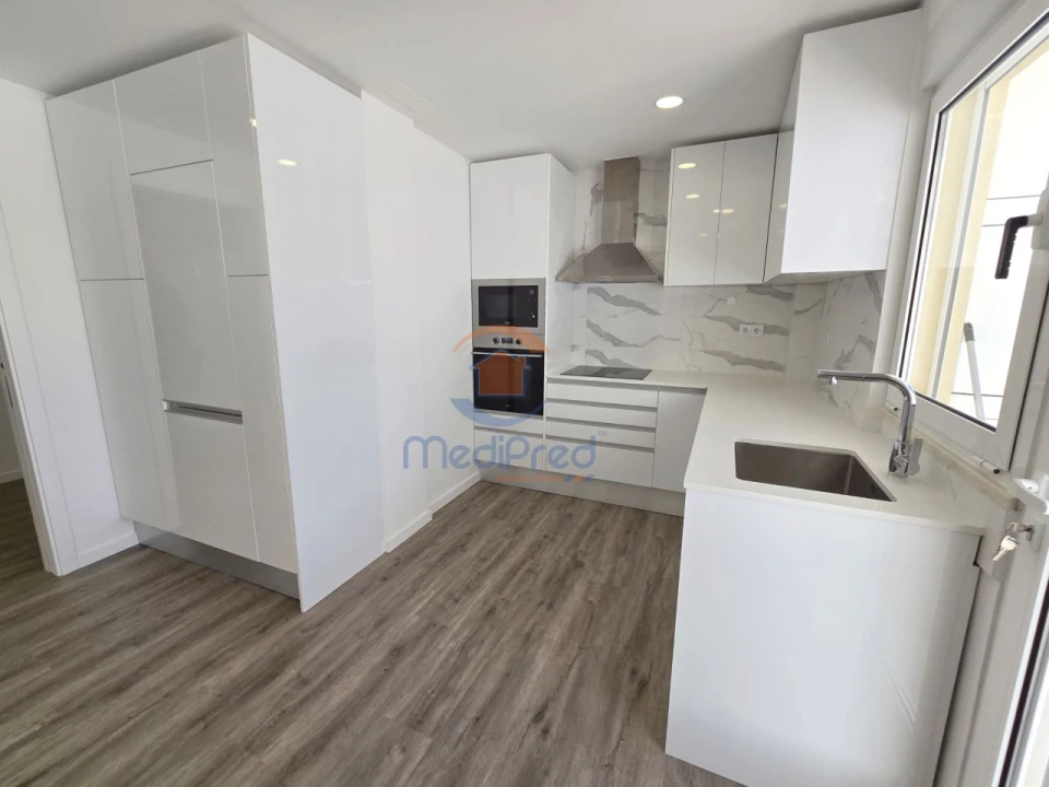 Apartamento T3 para Venda em Odivelas Foto 2