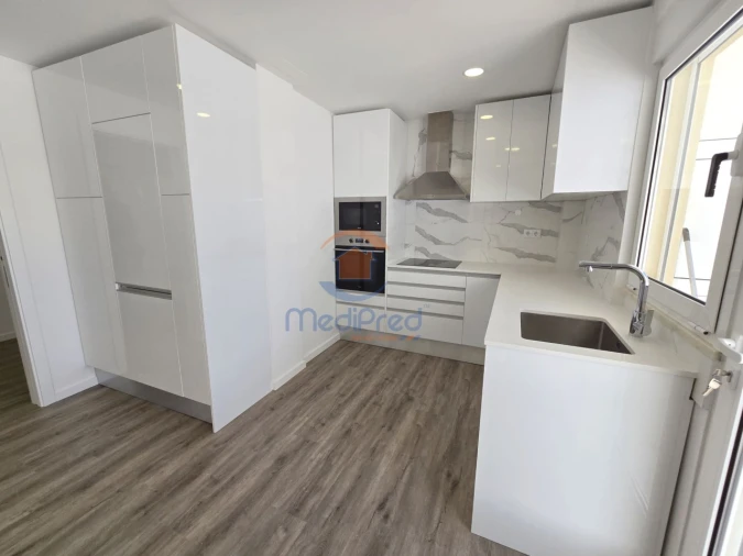 Apartamento T3 para Venda em Odivelas Foto 2