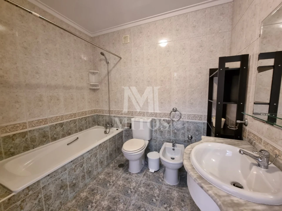 Apartamento T1 para Arrendamento em Santa Maria Maior e Monserrate e Meadela Foto 7