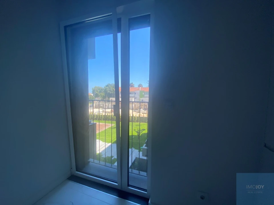 Apartamento T3 para Venda em Carcavelos e Parede Foto 7