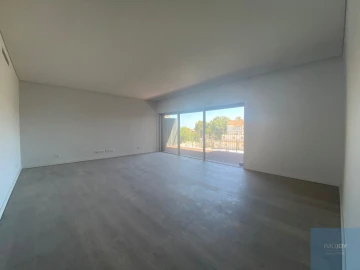 Apartamento T3 para Venda em Carcavelos e Parede