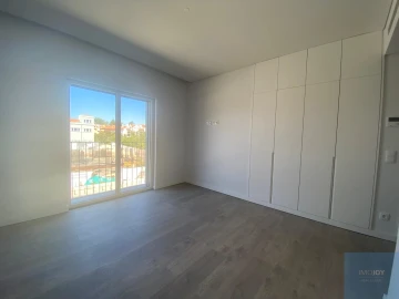 Apartamento T3 para Venda em Carcavelos e Parede