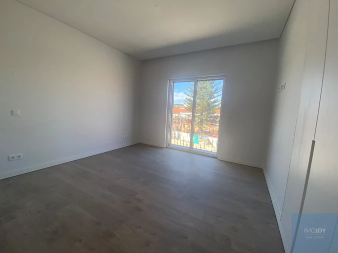 Apartamento T3 para Venda em Carcavelos e Parede Foto 16
