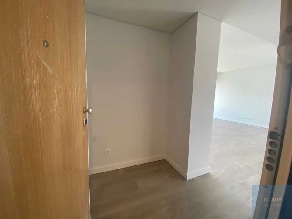 Apartamento T2 para Venda em Carcavelos e Parede Foto 18