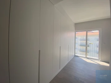 Apartamento T2 para Venda em Carcavelos e Parede