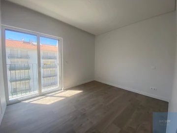 Apartamento T2 para Venda em Carcavelos e Parede