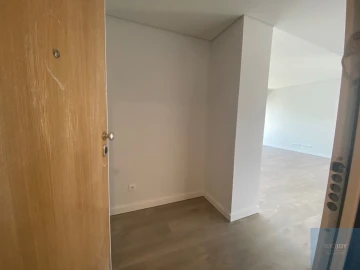 Apartamento T2 para Venda em Carcavelos e Parede
