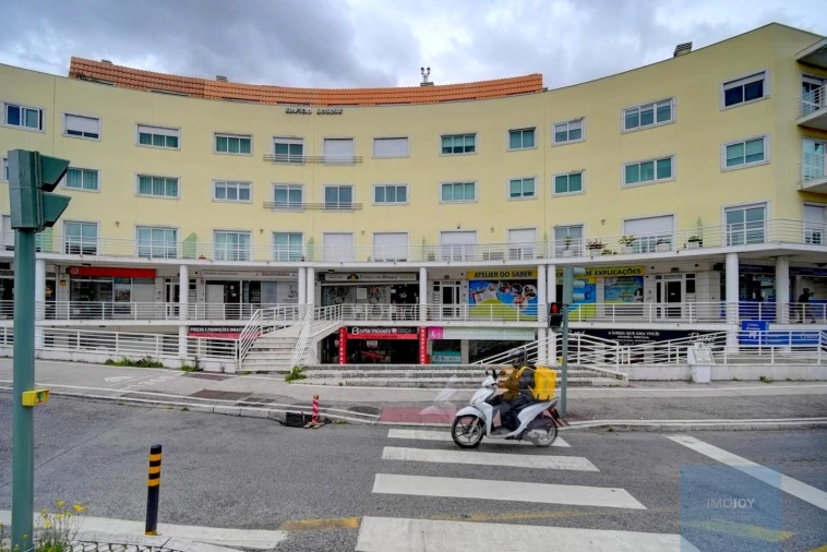 Loja para Venda em Falagueira-Venda Nova Foto 4