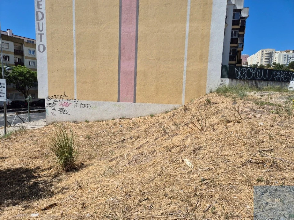 Terreno para Venda em Falagueira-Venda Nova Foto 10