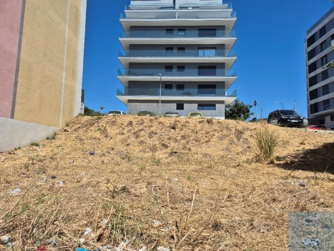 Terreno para Venda em Falagueira-Venda Nova Foto 9