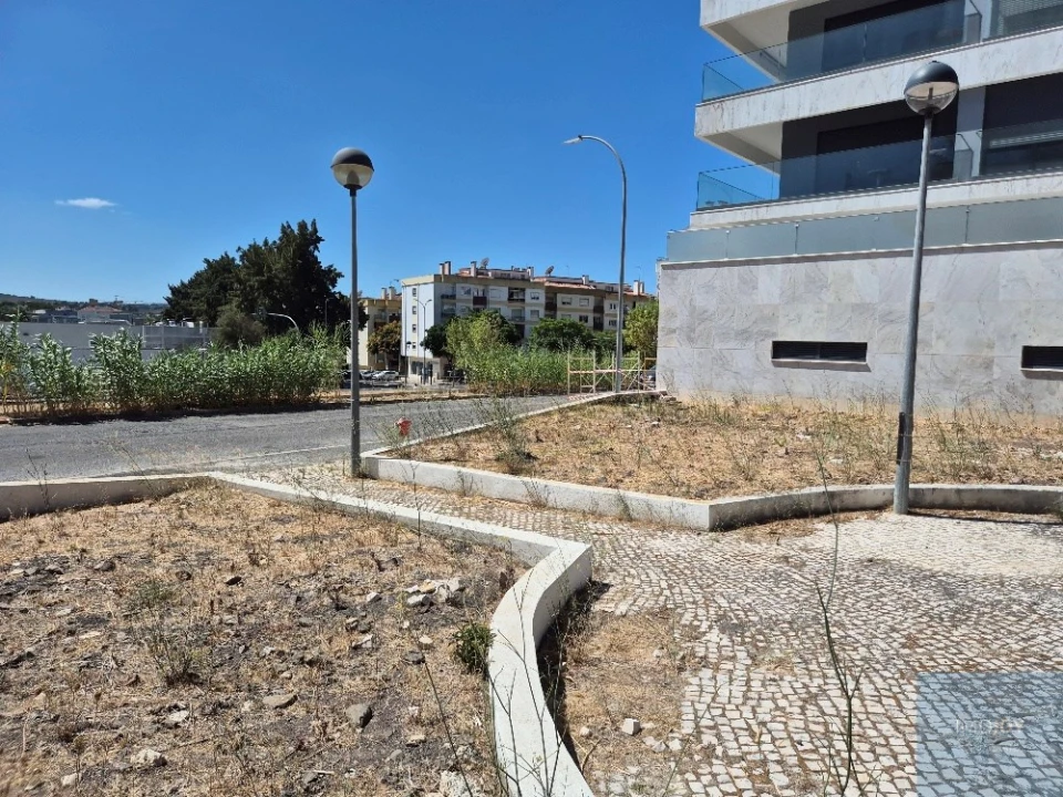 Terreno para Venda em Venteira Foto 8