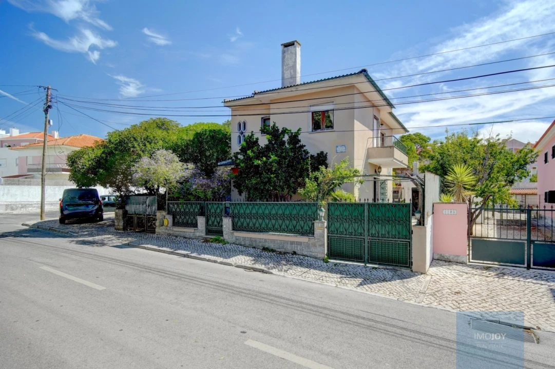 Moradia T4 para Venda em Alcabideche Foto 1