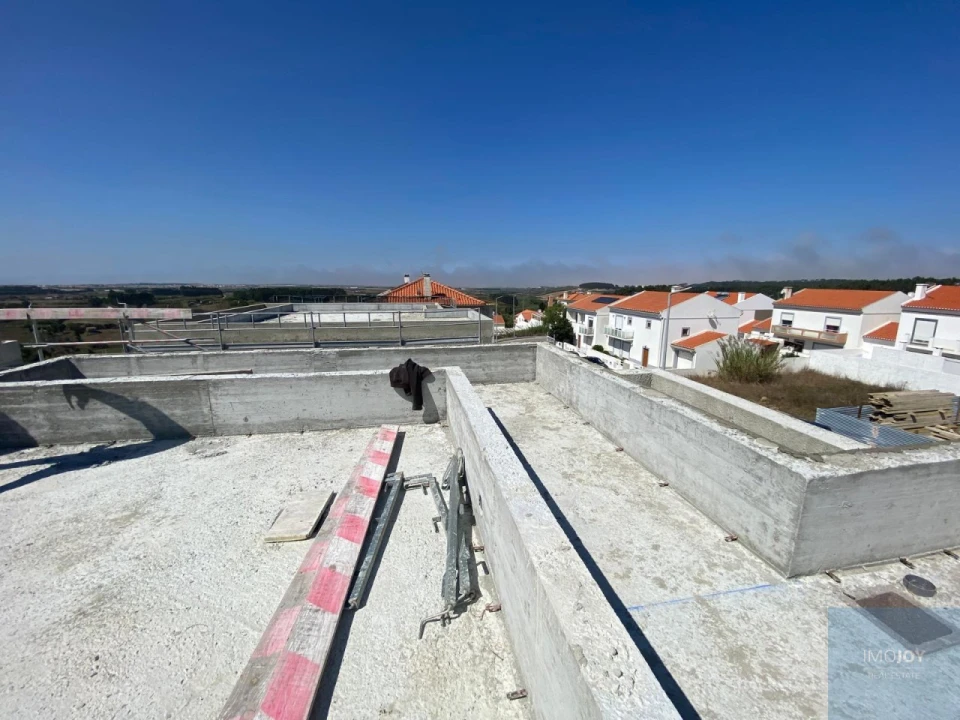 Moradia T4 para Venda em Atouguia da Baleia Foto 19