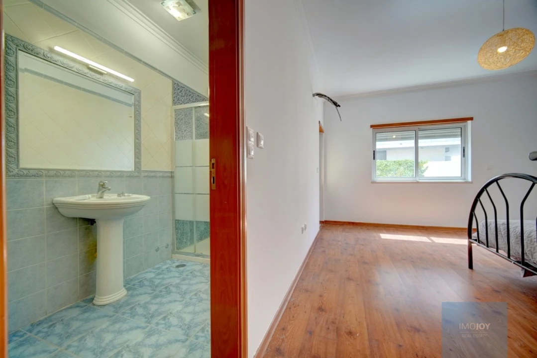 Moradia T5 para Venda em Corroios Foto 18