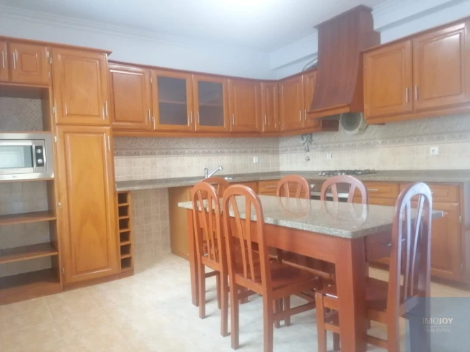 Moradia T5 para Venda em Corroios Foto 10