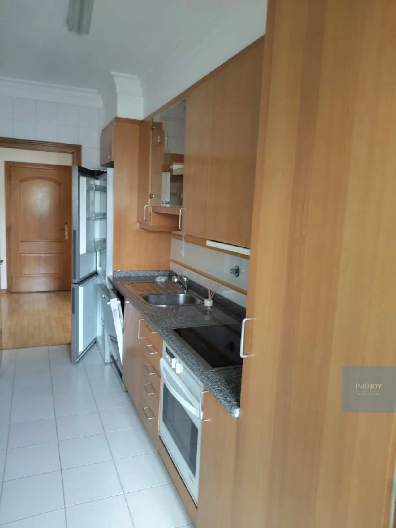 Apartamento T1 para Arrendamento em Lordelo do Ouro e Massarelos Foto 22