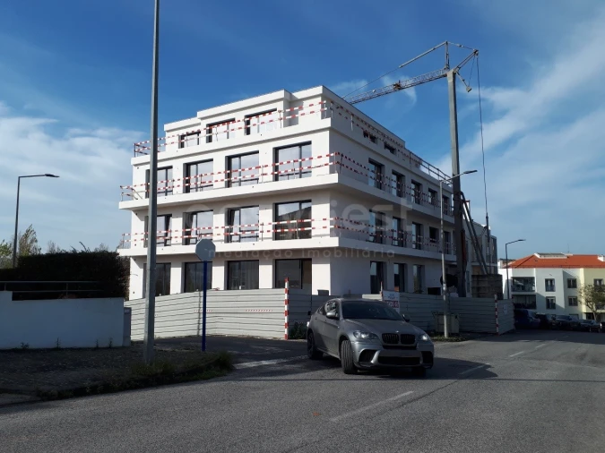 Apartamento T2 para Venda em Lourinhã e Atalaia Foto 1