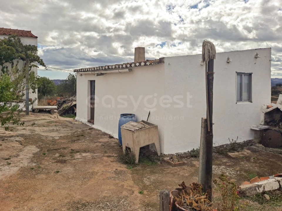 Quinta T4 para Venda em Martim Longo Foto 29