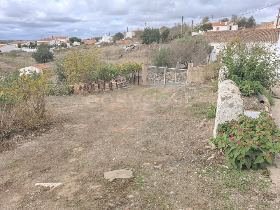 Quinta T4 para Venda em Martim Longo Foto 32