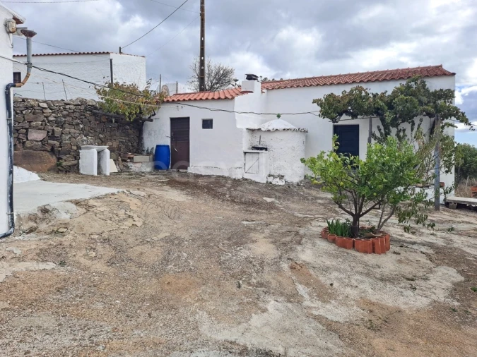 Quinta T4 para Venda em Martim Longo Foto 22