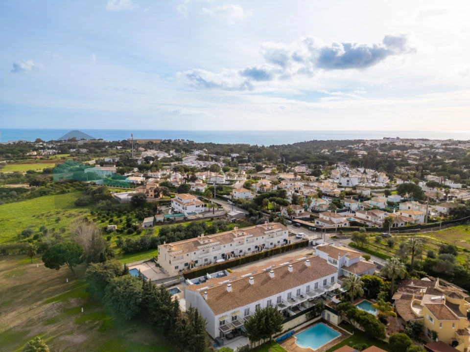 Moradia T3 para Venda em Albufeira e Olhos de Água Foto 1