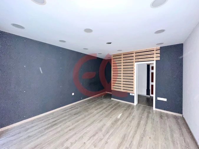 Loja para Arrendamento em Santa Maria Maior e Monserrate e Meadela Foto 4